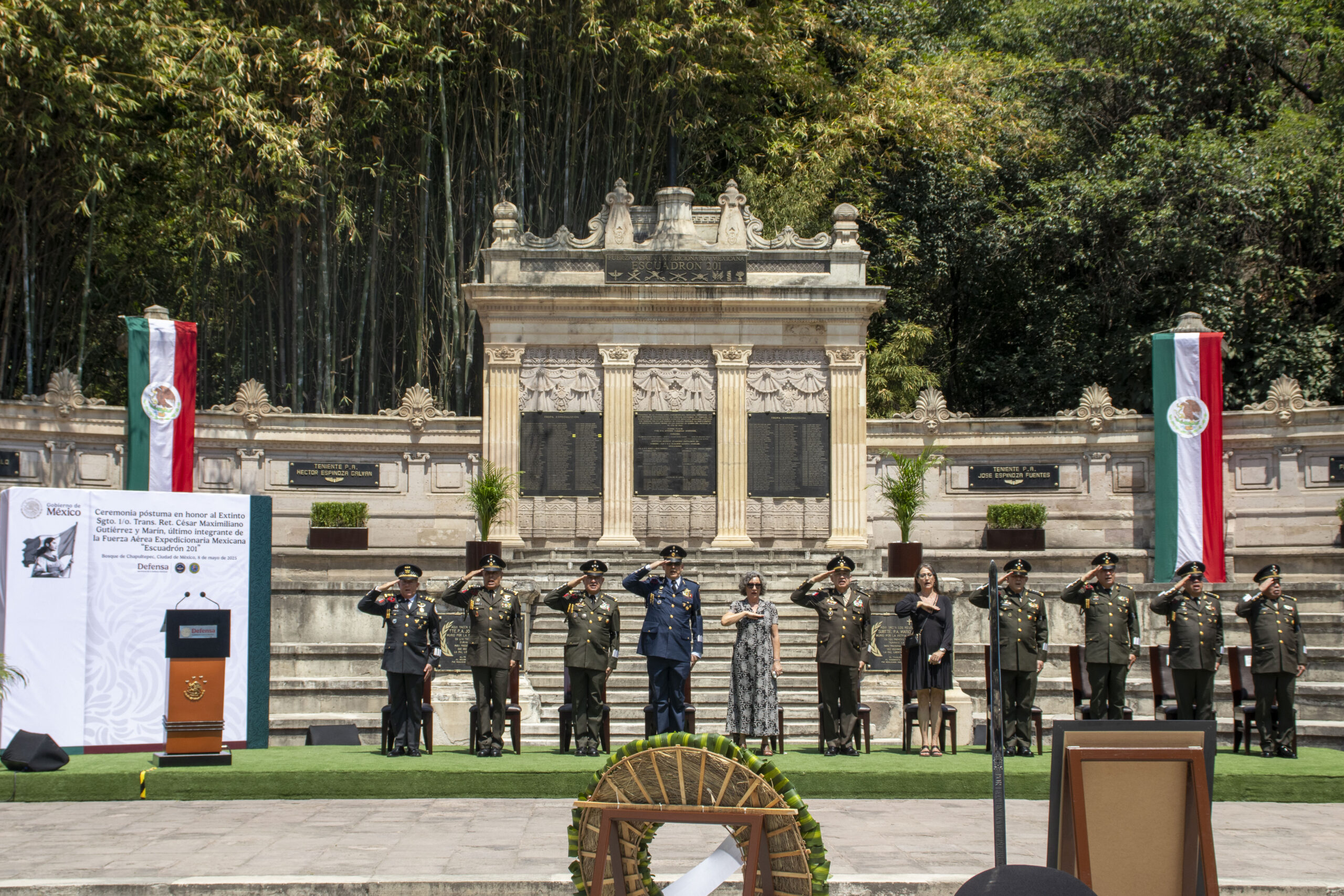 DEFENSA RINDE HOMENAJE AL ÚLTIMO INTEGRANTE DEL ESCUADRÓN 201, QUIÉN