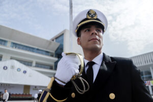 “NO HAY FUERZA OPERATIVA SIN SALUD”: MARINA GRADÚA A 123 OFICIALES NAVALES DE SANIDAD