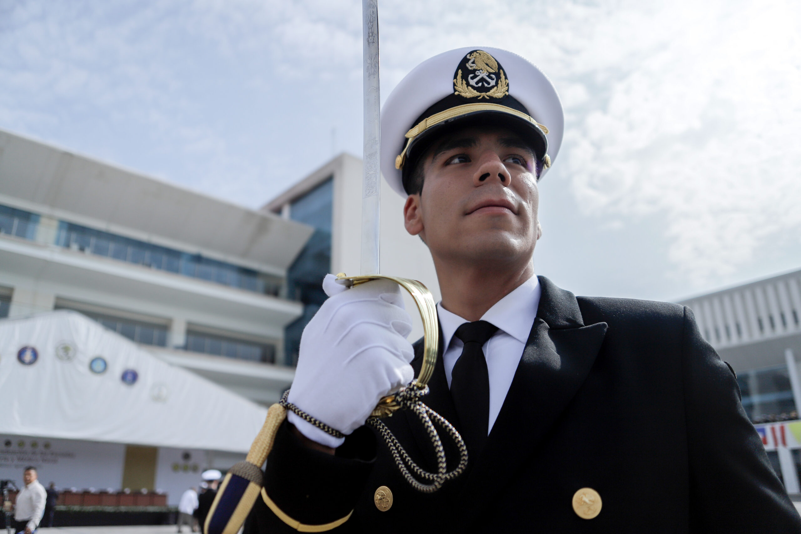 “NO HAY FUERZA OPERATIVA SIN SALUD”: MARINA GRADÚA A 123 OFICIALES NAVALES DE SANIDAD