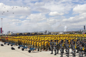 CONDECORAN A PERSONAL QUE APOYÓ ANTE LAS AFECTACIONES POR LLUVIAS EN CINCO ESTADOS