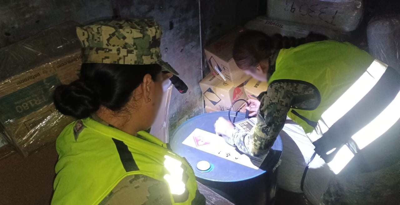 Marina asegura más de 300 litros de precursores químicos en Sinaloa ...